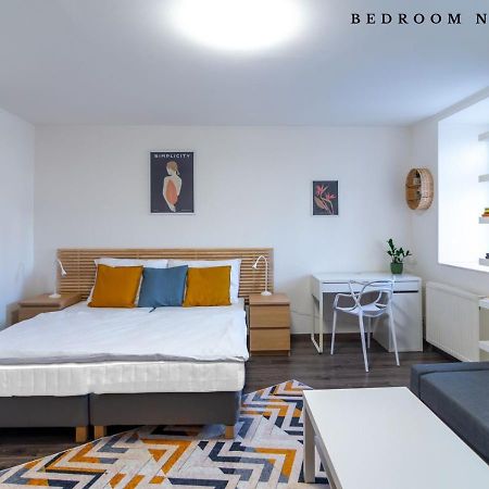The Bookhouse, 5-Bedroom Residence By Prague Castle Exterior photo